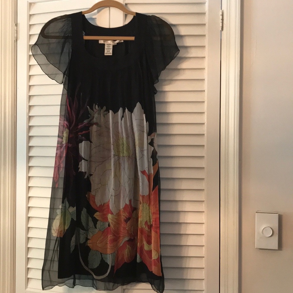 Max Studio dress adorned with large flowers